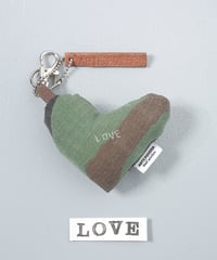 ARTEPOVERA｜【 ARTEPOVERA-25WI74034 】 US.カモジャケット RE-キーホルダー(LOVE)