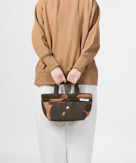 ★ARTEPOVERA【 artea-regoods016 】ハンガリー迷彩テント RE-ランチBAG（S）