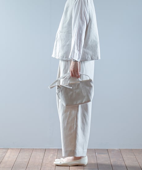 ATPOVA｜【 2026spring08 】 セレモニー リネンポリエステル混 サコッシュ(刺繡有)