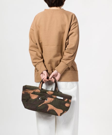 ★ARTEPOVERA【 artea-regoods017 】ハンガリー迷彩テント RE-ランチBAG（M）