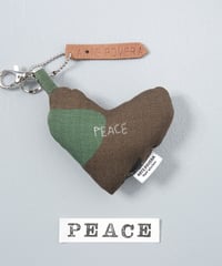 ARTEPOVERA｜【 ARTEPOVERA-25WI75028 】 US.カモジャケット RE-キーホルダー(PEACE)