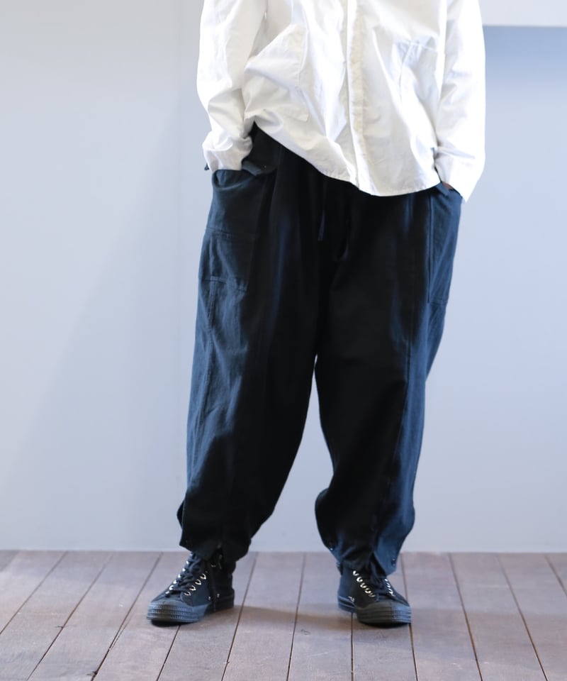 アルテポーヴェラ リメイクカーゴパンツ ブラック 試着のみ美品 【公式