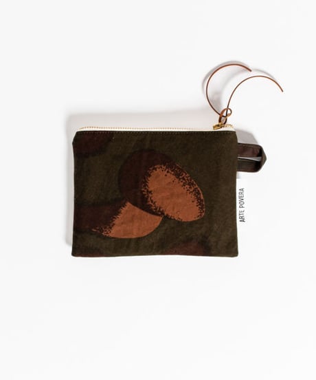 ★ARTEPOVERA【 artea-regoods007 】ハンガリー迷彩テント RE-フラットポーチ（S） キルト裏地