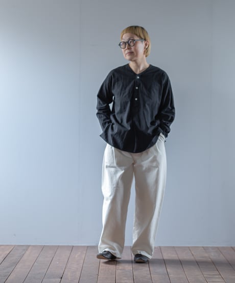 ATPOVA｜【 2025winter31 】 L/C VネックノーカラーSH（製品染）