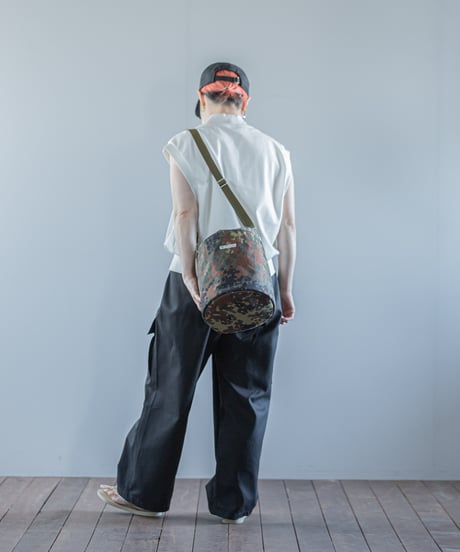 ARTE POVERA｜【 26SU32 】 ドイツ軍テント RE-巾着ショルダーBAG(M)