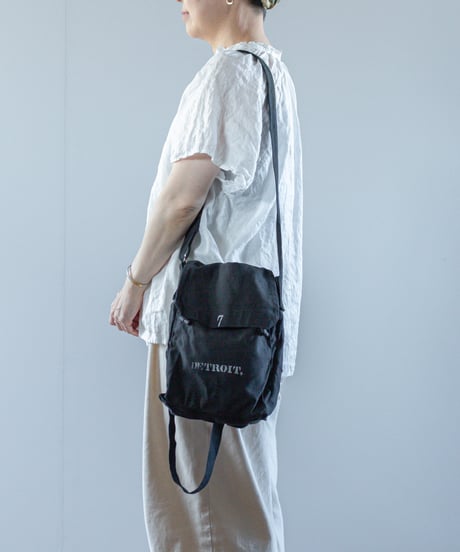 ARTE POVERA｜【 2025summer19 】1960年チェコ軍ショルダー RE-黒染ハンドプリントBAG