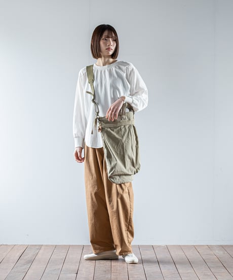 ARTE POVERA｜【 26WI27 】 イタリアチノシェラフ RE-ヘルメットBAG