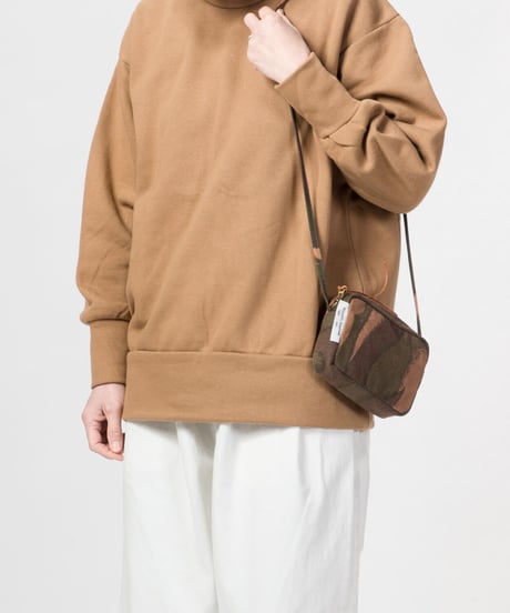 ★ARTEPOVERA【 artea-regoods004 】ハンガリー迷彩テント RE-サコッシュ（S）