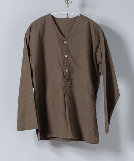 ATPOVA｜【 2025winter31 】 L/C VネックノーカラーSH（製品染）