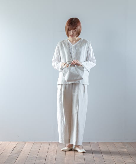 ATPOVA｜【 2026spring08 】 セレモニー リネンポリエステル混 サコッシュ(刺繡有)