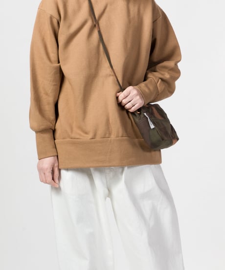 ★ARTEPOVERA【 artea-regoods005 】ハンガリー迷彩テント RE-サコッシュ（M）