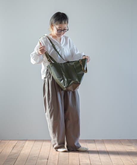 ARTE POVERA｜【 ARTEA - 26SP84 】 チェコPVCリュック RE-トート＆ショルダーBAG