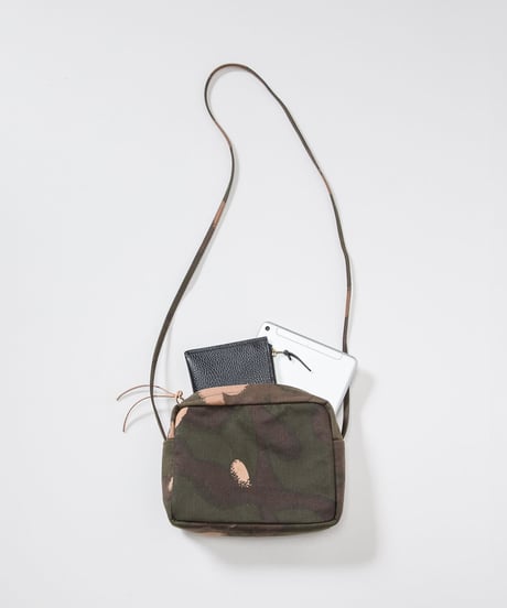 ★ARTEPOVERA【 artea-regoods005 】ハンガリー迷彩テント RE-サコッシュ（M）