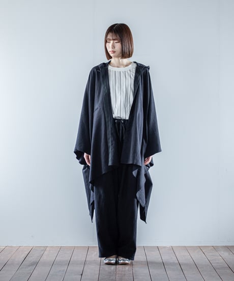 ATPOVA｜【 26WI11 】 縮絨ソフトライトウール ポンチョ