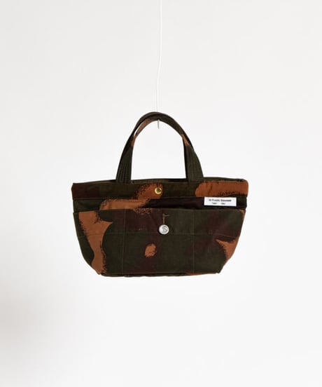 ★ARTEPOVERA【 artea-regoods016 】ハンガリー迷彩テント RE-ランチBAG（S）