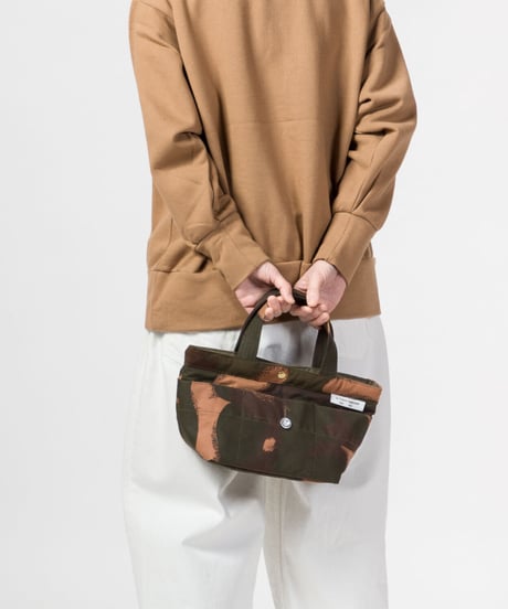 ★ARTEPOVERA【 artea-regoods016 】ハンガリー迷彩テント RE-ランチBAG（S）