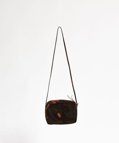 ★ARTEPOVERA【 artea-regoods005 】ハンガリー迷彩テント RE-サコッシュ（M）