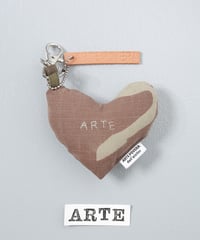 ARTEPOVERA｜【 ARTEPOVERA-25WI73037 】 US.カモジャケット RE-キーホルダー(ARTE)