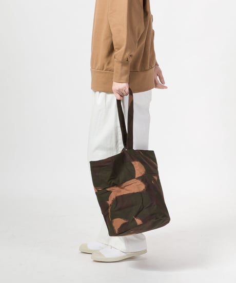 ★ARTEPOVERA【 artea-regoods015 】ハンガリー迷彩テント RE-2WAYワンショルダーBAG（L）