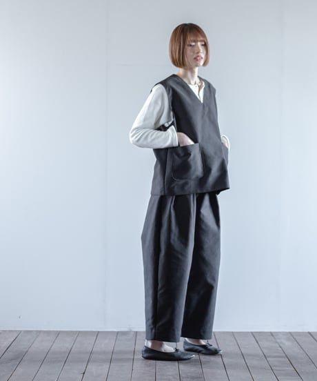 ATPOVA｜【 2025winter26 】 モールスキン Vネックベスト