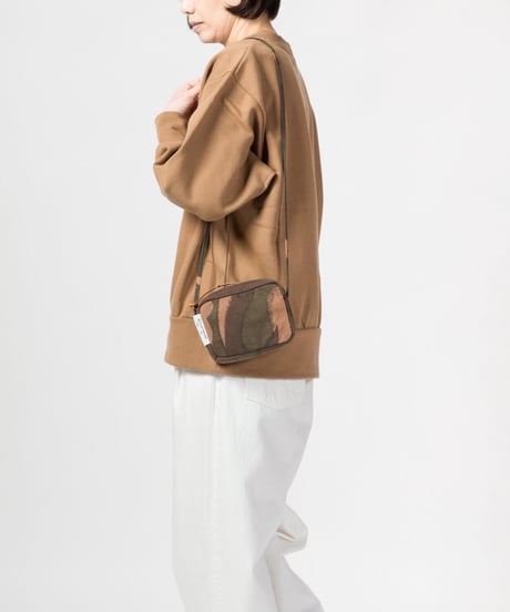★ARTEPOVERA【 artea-regoods004 】ハンガリー迷彩テント RE-サコッシュ（S）
