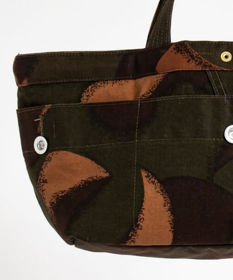 ★ARTEPOVERA【 artea-regoods017 】ハンガリー迷彩テント RE-ランチBAG（M）