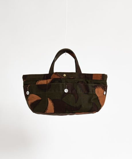 ★ARTEPOVERA【 artea-regoods017 】ハンガリー迷彩テント RE-ランチBAG（M）