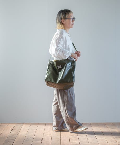 ARTE POVERA｜【 ARTEA - 26SP84 】 チェコPVCリュック RE-トート＆ショルダーBAG