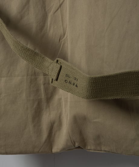 ARTE POVERA｜【 26WI27 】 イタリアチノシェラフ RE-ヘルメットBAG