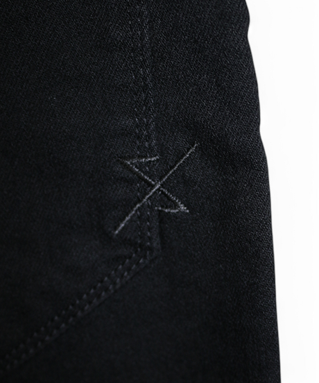 ys YUJISUGENO (イース ユウジ スゲノ)  211240503-BLACK / Hybrid stretch denim Saruel Pants
