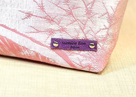 ファスナーポーチ　鮮やかなピンクとシルバー／zipper pouch