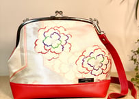 がま口ショルダーバッグ20cm／ピンク系の花模様／Clasp Shoulder Bag (20 cm Frame Type)