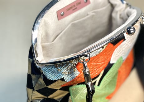 がま口ショルダーバッグくし型18cm／桜と紅葉／Clasp Shoulder Bag (18 cm Frame Type)