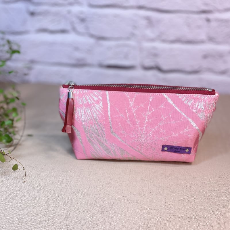 ファスナーポーチ／鮮やかなピンクとシルバーの帯1/zipper pouch