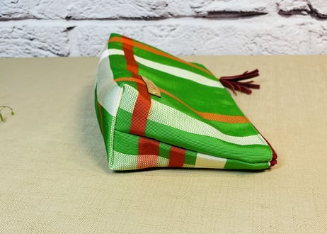 ファスナーポーチ／鮮やかなグリーンの格子柄／zipper pouch