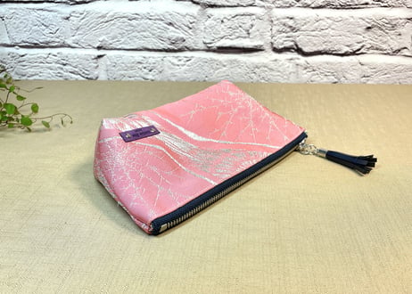 ファスナーポーチ／鮮やかなピンクとシルバー1/zipper pouch
