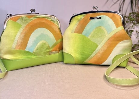 がま口ショルダーバッグ20cm／ライトグリーン×シルバーの口金／Clasp Shoulder Bag (20 cm Frame Type)