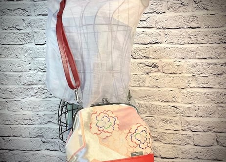 がま口ショルダーバッグ20cm／ピンク系の花模様／Clasp Shoulder Bag (20 cm Frame Type)