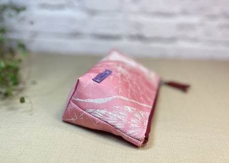 ファスナーポーチ／鮮やかなピンクとシルバー1/zipper pouch