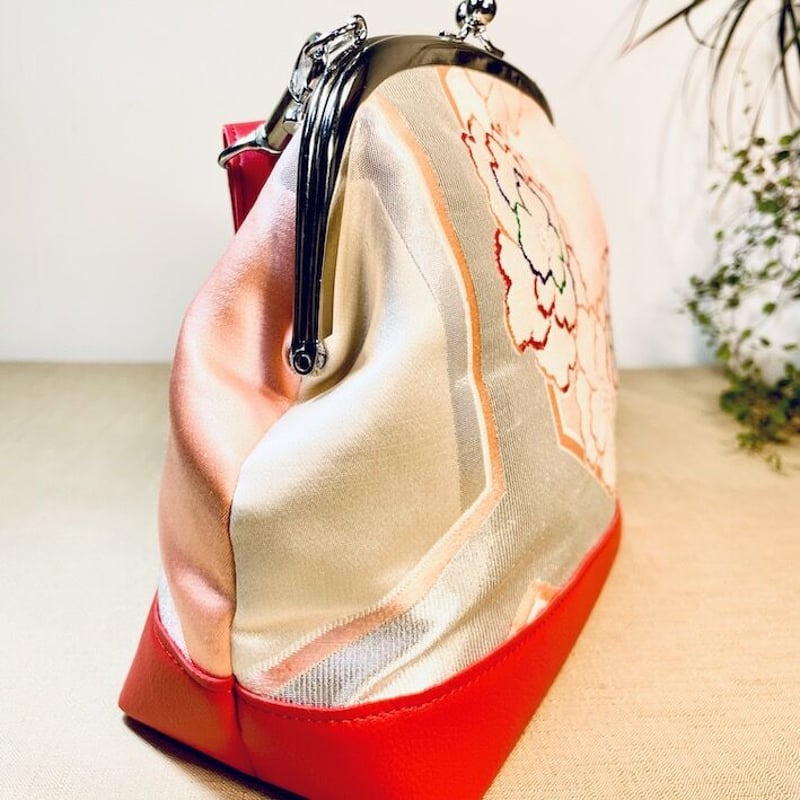 がま口ショルダーバッグ20cm／ピンク系の花模様／Clasp Shoulder Bag