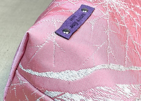 ファスナーポーチ／鮮やかなピンクとシルバー1/zipper pouch