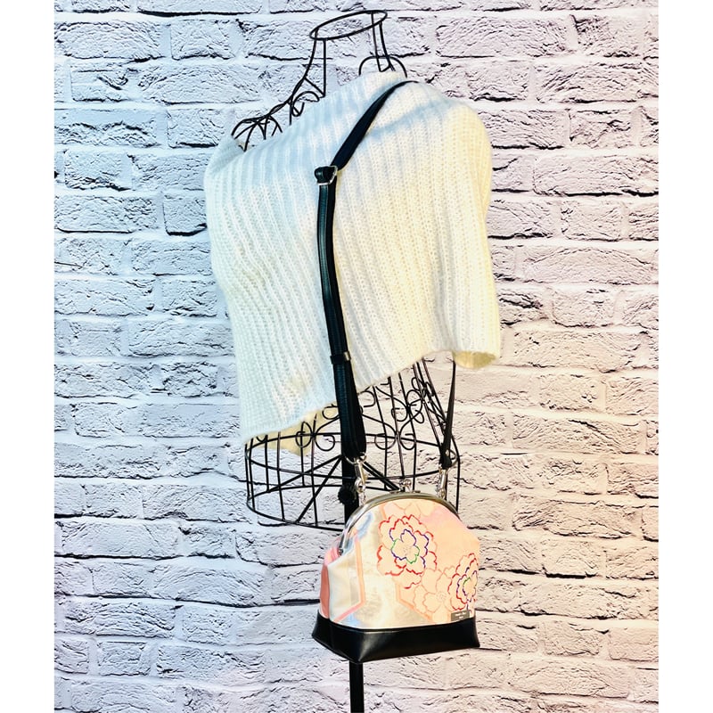 がま口ショルダーバッグ18cm／ピンク系の花模様／Clasp Shoulder Bag