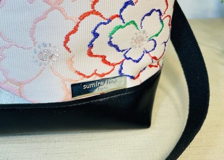がま口ショルダーバッグ18cm／ピンク系の花模様／Clasp Shoulder Bag (18 cm Frame Type)