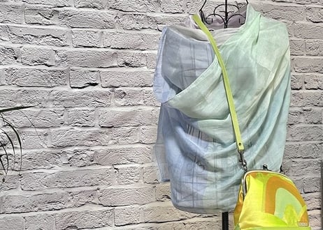 がま口ショルダーバッグ20cm／ライトグリーン×アンティークゴールドの口金／Clasp Shoulder Bag (20 cm Frame Type)