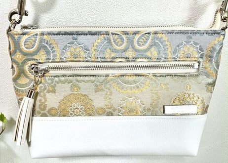 ミニショルダーバッグ／crossbody bag／白い合皮のコンビネーション