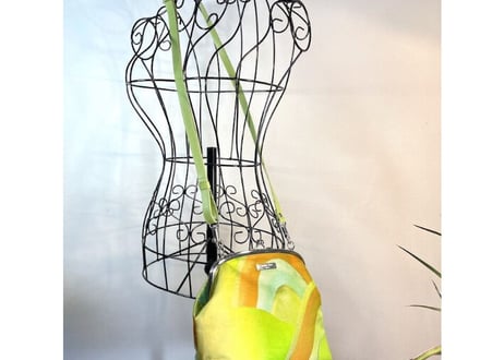 がま口ショルダーバッグ20cm／ライトグリーン×シルバーの口金／Clasp Shoulder Bag (20 cm Frame Type)