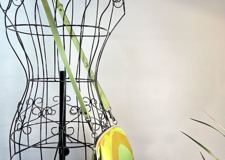 がま口ショルダーバッグ20cm／ライトグリーン×アンティークゴールドの口金／Clasp Shoulder Bag (20 cm Frame Type)
