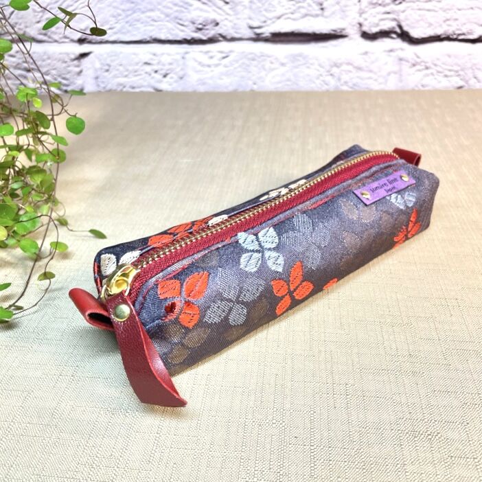 ペンケース型キャラメルポーチ／pencil case ／パープル系