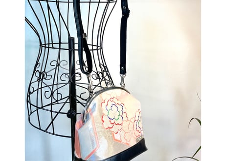 がま口ショルダーバッグ18cm／ピンク系の花模様／Clasp Shoulder Bag (18 cm Frame Type)