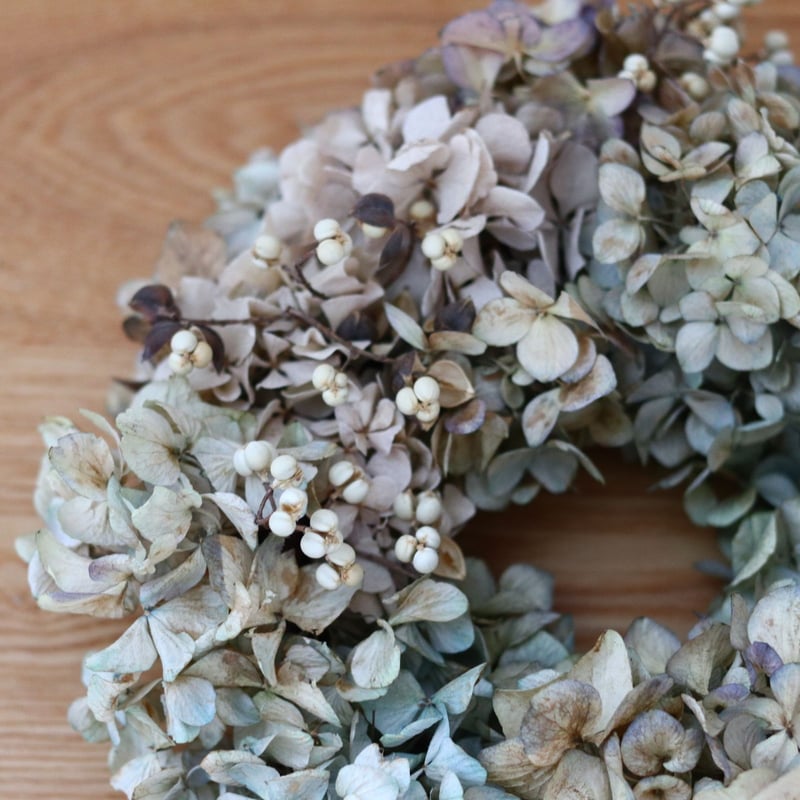 国産>秋色紫陽花のリースNo.2 | karai fleuriste WEB SHOP 国産>秋色紫陽花のリースNo.2 | karai fleuriste WEB SHOP